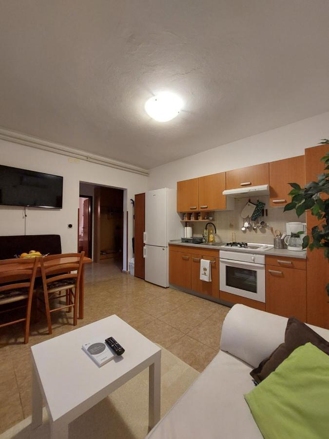 לאבין Apartman Gina מראה חיצוני תמונה